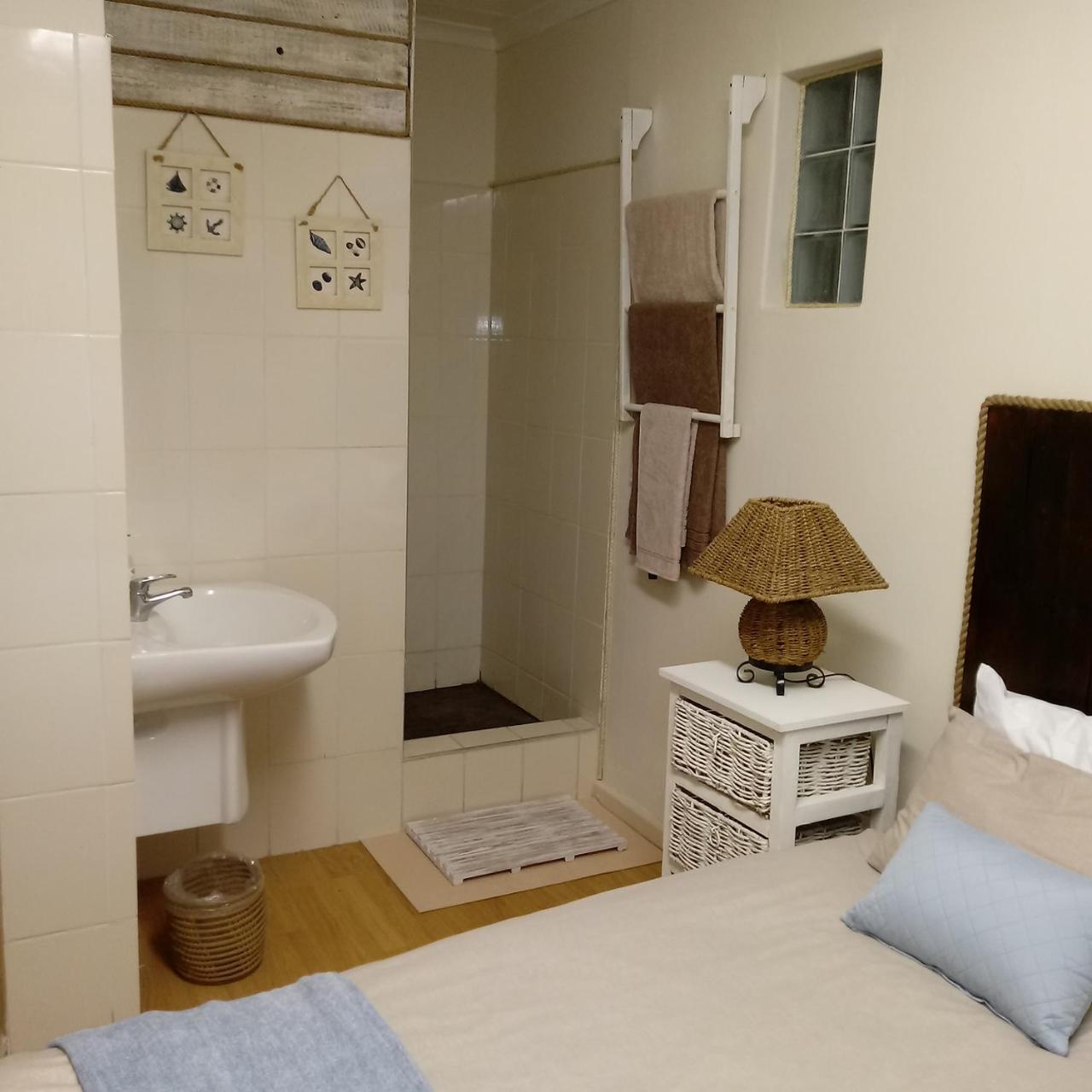 Vincentia Odd Cottage East London Ngoại thất bức ảnh